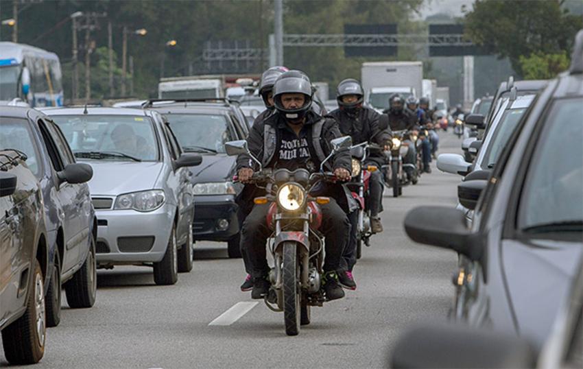 Proibição de motos na Marginal Pinheiros começa nesta segunda-feira.